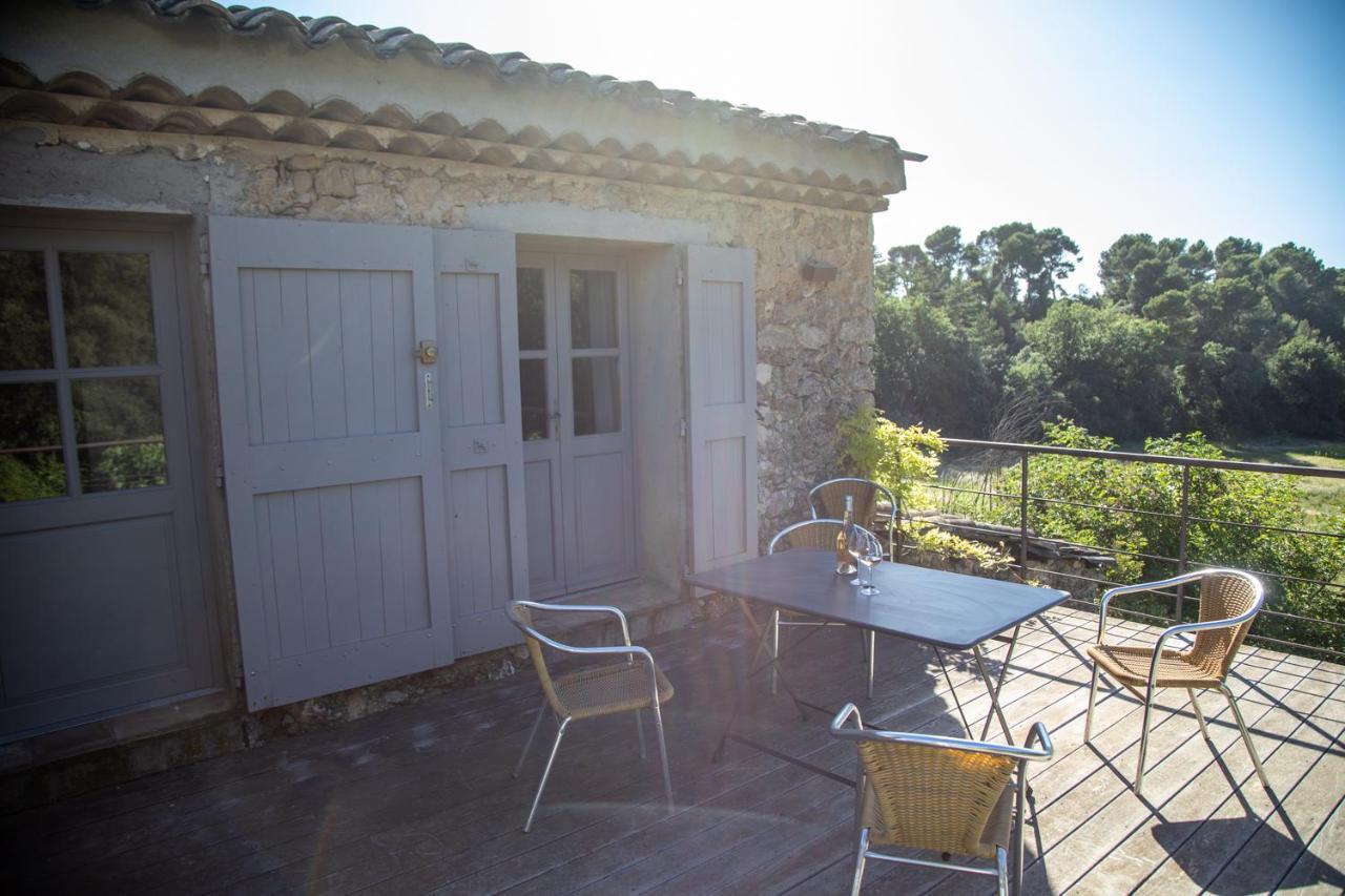 Domaine Les Perpetus Villa La Tour-dʼAigues Exterior foto