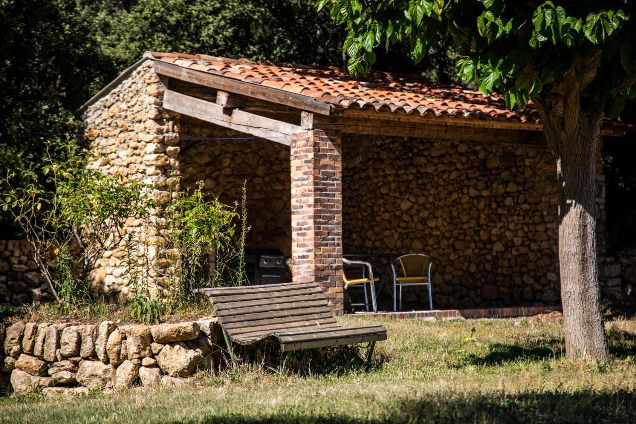 Domaine Les Perpetus Villa La Tour-dʼAigues Exterior foto